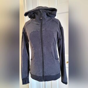 LULULEMON slim fit zip-up hoodie. SIZE: 4
